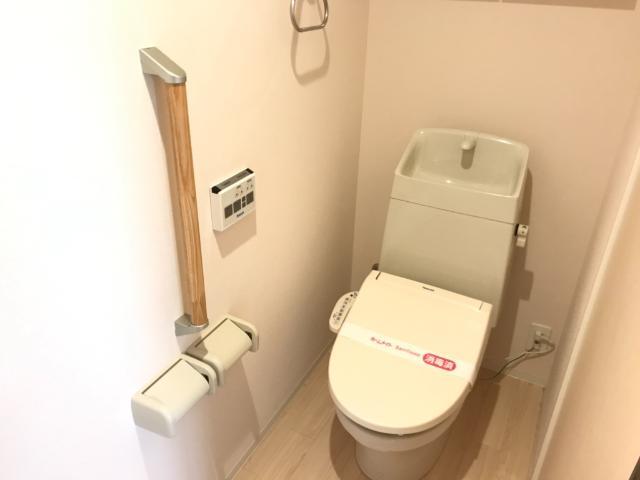 トイレ　シャワー付トイレ