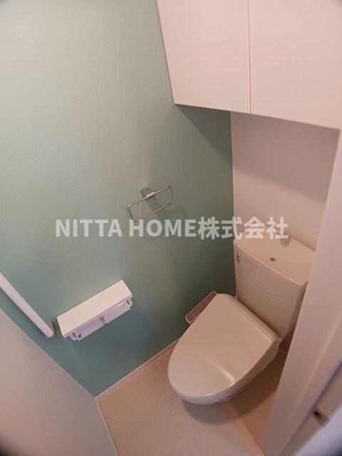 トイレ　温水洗浄付きのトイレです＊