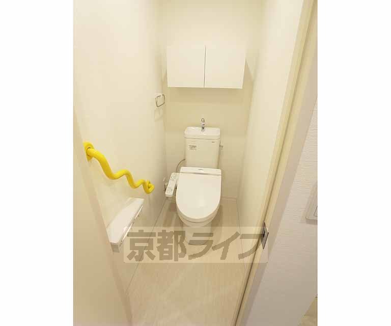 トイレ　温水洗浄便座付きで快適なトイレライフを！