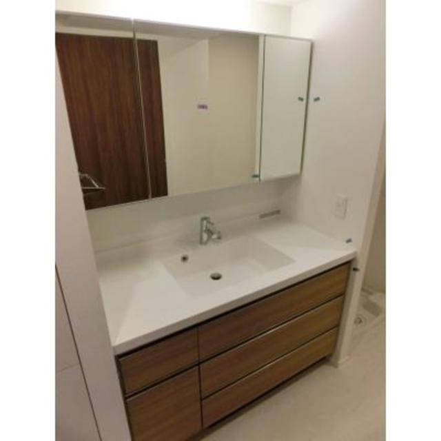 洗面設備　※写真は同タイプ住戸です。