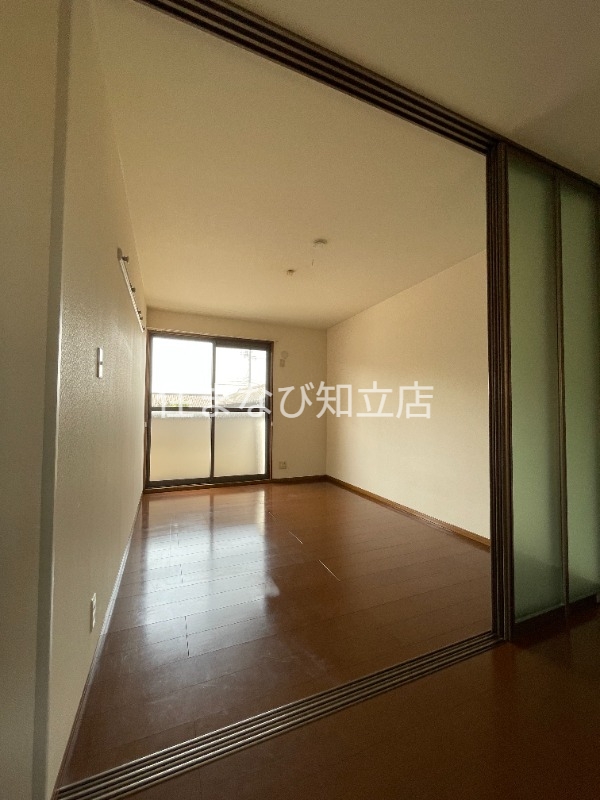 居室・リビング　同型別部屋写真