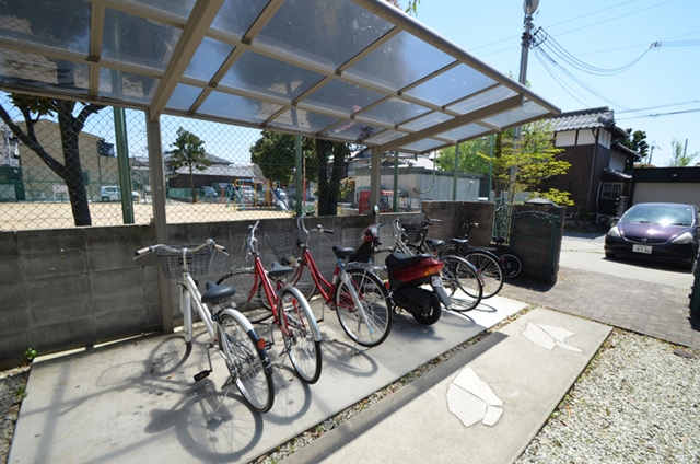 駐車場　駐輪場