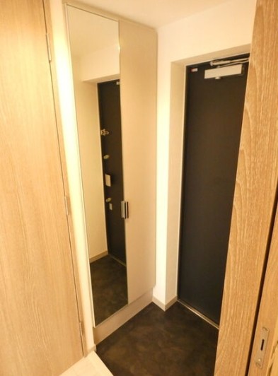 プレサンス名古屋ルーカスの玄関写真