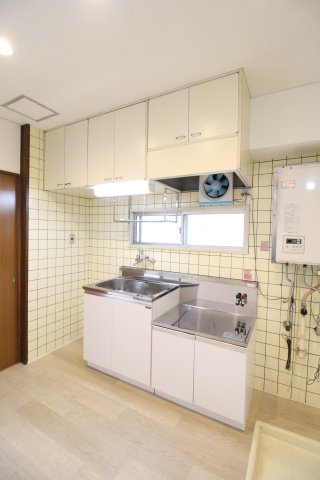 キッチン　（別タイプ参考写真）安藤ビル　豊島区駒込1