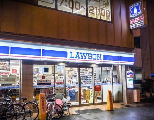 コンビニ　ローソン 九条二丁目店（コンビニ）まで411m