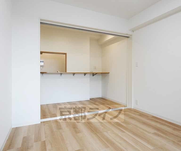 ベルビュー七条河原町の居間写真
