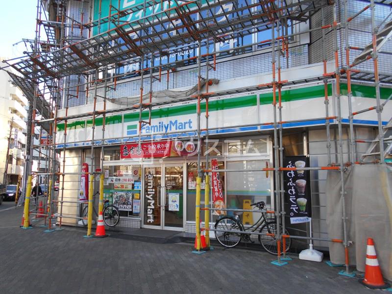 コンビニ　ファミリーマート南堀江三丁目店（コンビニ）まで20m