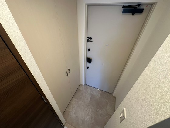 玄関　※別部屋の写真です