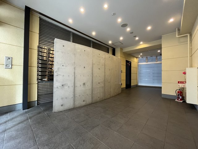 エントランス　レジデンス本町　エントランス