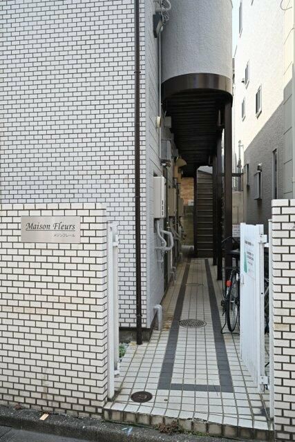 西武池袋線 東長崎駅 徒歩5分 2階建 築40年の外観写真