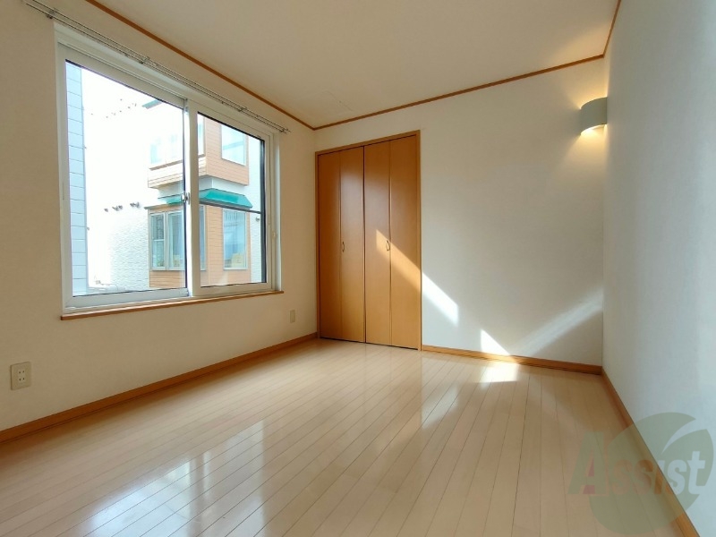 その他部屋・スペース　寝室を撮影しました。お昼寝したくなりますね。