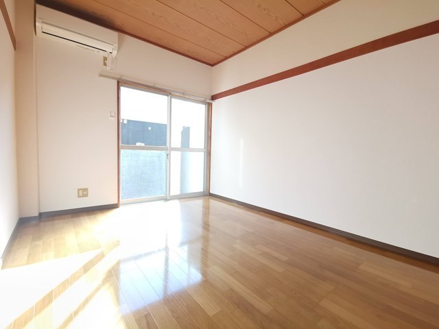 コーポ山文IIの居間写真