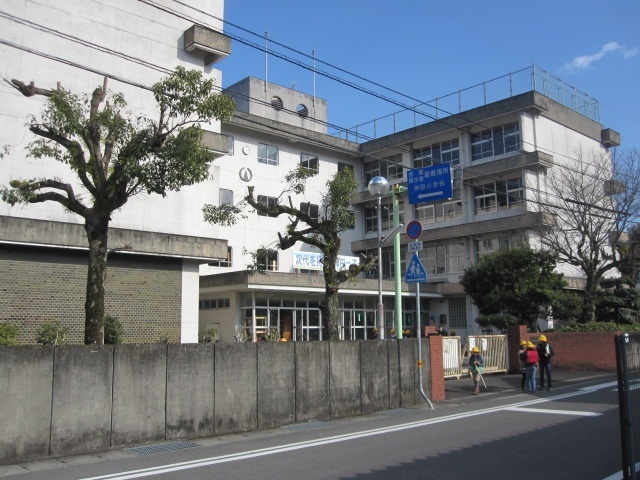 小学校　高知市立神田小学校（小学校）まで1220m