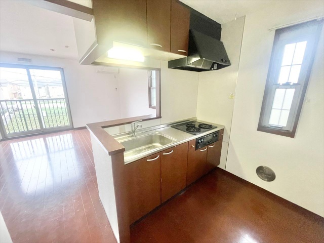 キッチン　同一建物内２０１号室内装写真転載