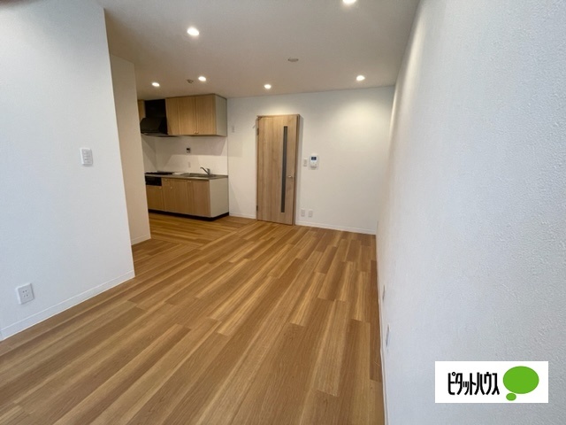 居室・リビング　※別部屋参考写真