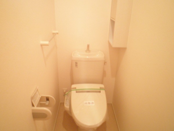 阪急伊丹線 伊丹駅 徒歩10分 2階建 築15年のトイレ写真
