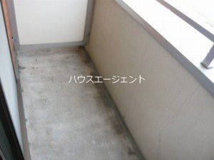バルコニー　バルコニーあり。洗濯物・お布団も干せます。※参考画像・反転タ