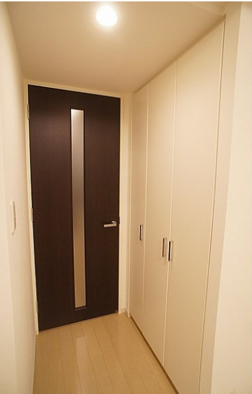 玄関　※別部屋の参考写真です。