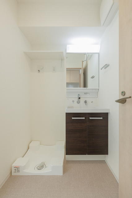 洗面設備　※写真は同タイプ住戸です。