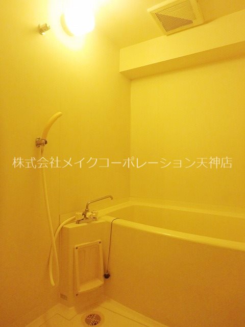 バス・シャワールーム　※同マンション別部屋の写真を使用しております(間取りは同じで