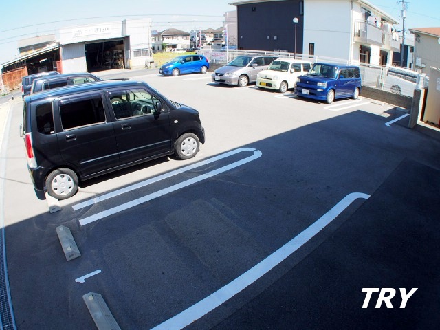 駐車場　敷居地内駐車場