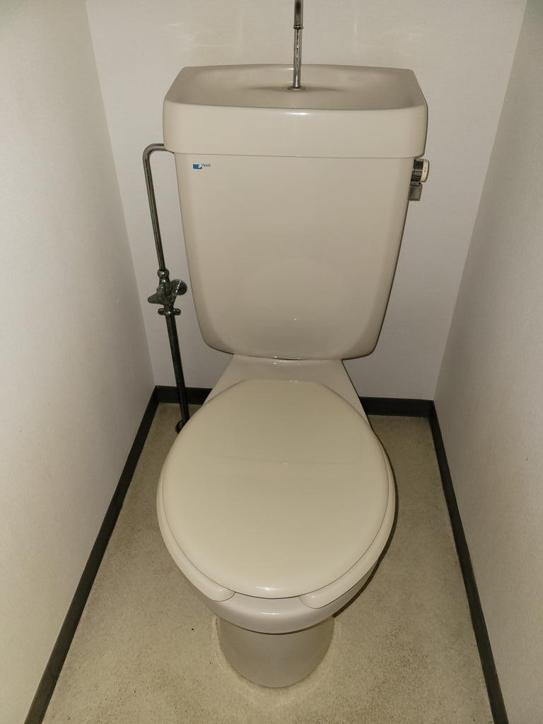 【岡山市北区平田のマンションのトイレ】