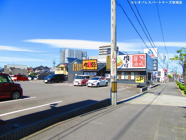 飲食店　丸源ラーメン岡崎羽根店（飲食店）まで624m