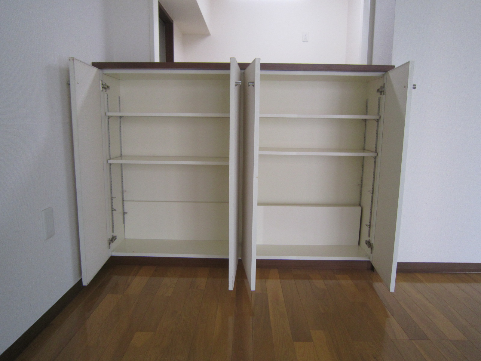収納　カウンターキッチン収納
