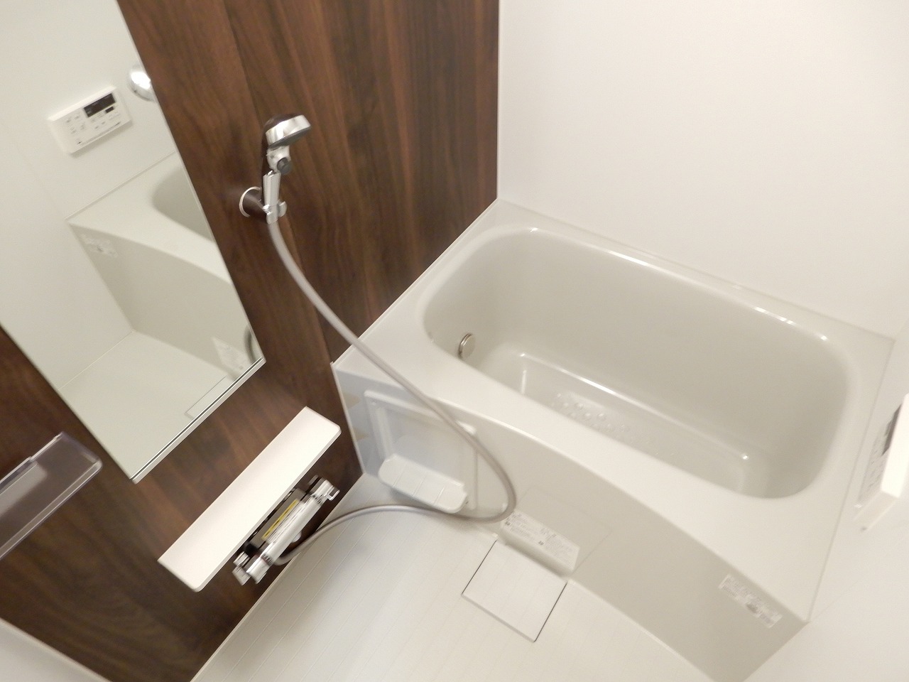 バス・シャワールーム　浴室乾燥・追い焚き機能付き