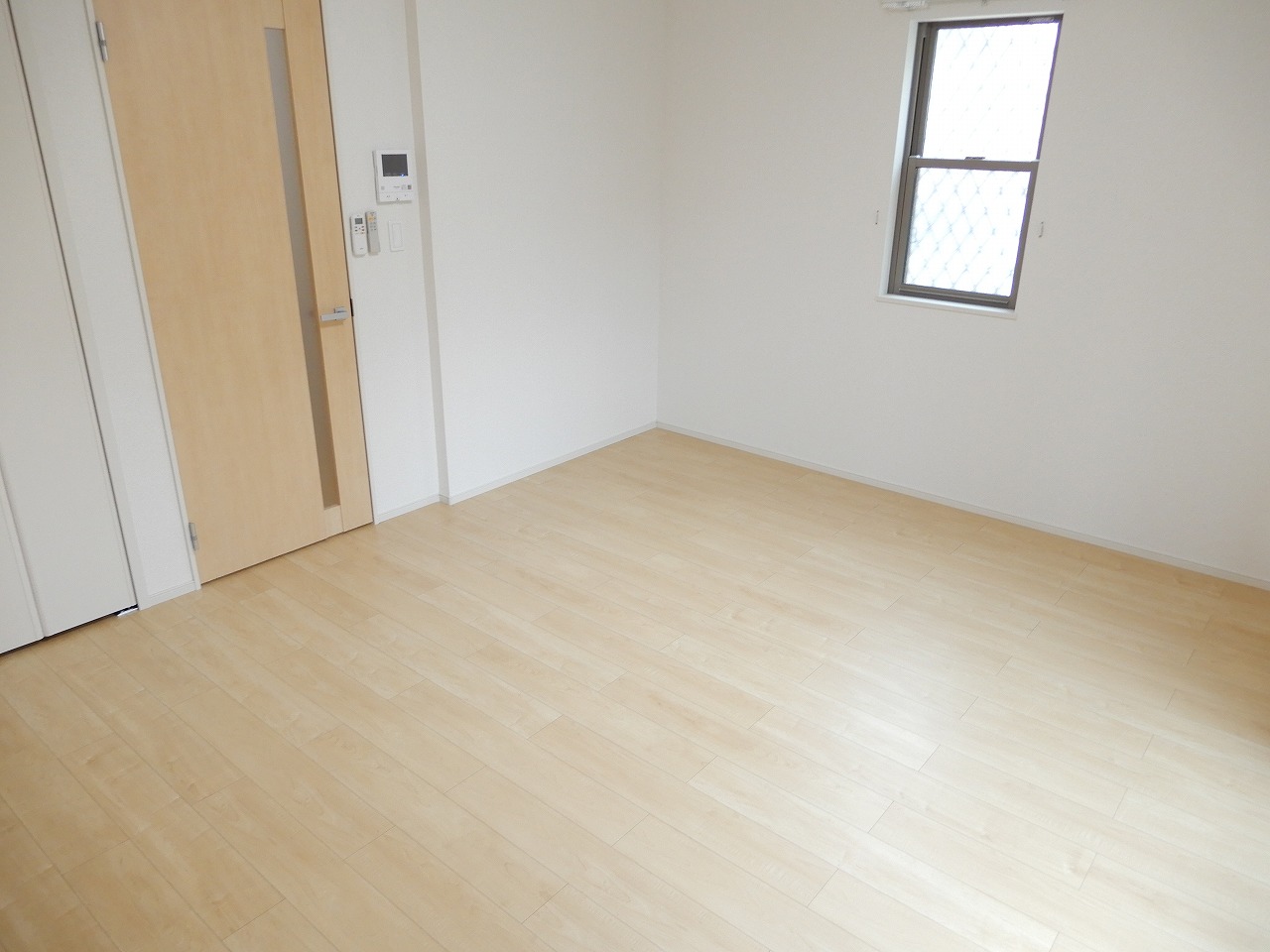 その他部屋・スペース　室内が明るく映えるフローリングのカラー