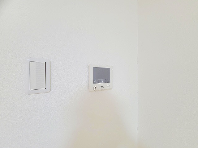 セキュリティ　来客者の確認ができるTVモニターホンが設置されています。