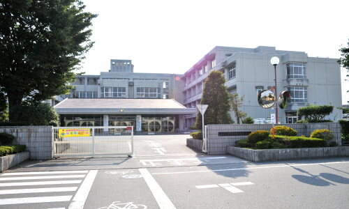 高校・高専　山梨県立甲府昭和高校（高校・高専）まで958m