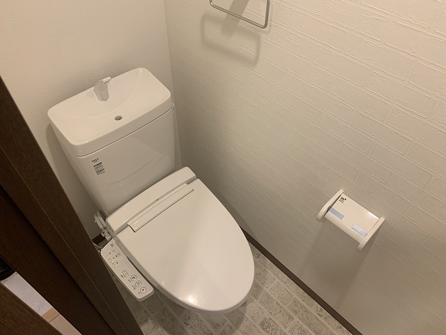 トイレ　トイレ