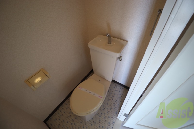 【神戸市中央区野崎通のマンションのトイレ】