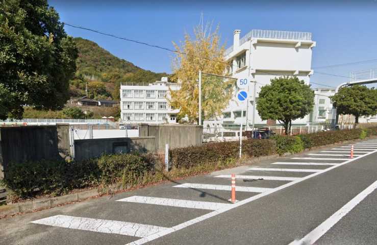 小学校　装港小学校（小学校）まで431m