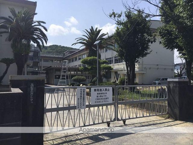 小学校　高知市立潮江東小学校（小学校）まで502m