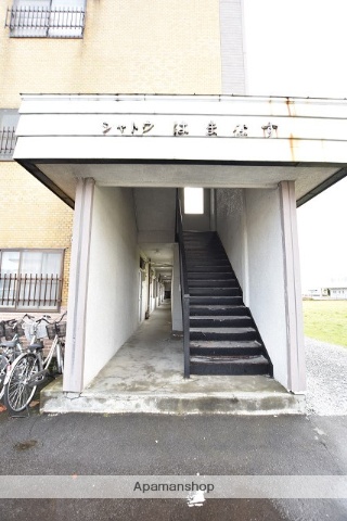 エントランス　駐車場