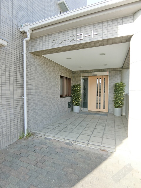 エントランス　オートロック付きで部外者シャットアウト♪