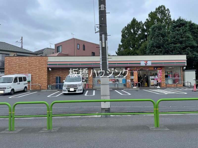 コンビニ　セブン-イレブン 板橋交通公園前店（コンビニ）まで213m