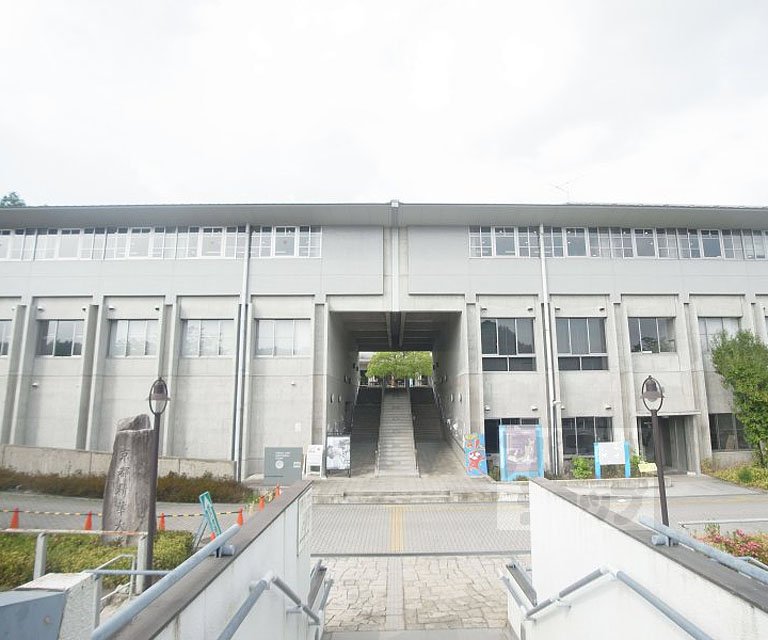 大学・短大　京都精華大学（大学・短大）まで3888m