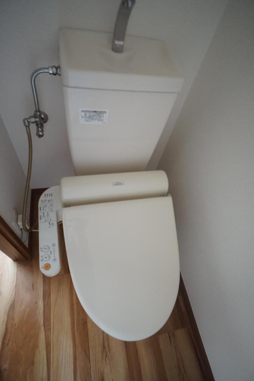 トイレ　同タイプ他の部屋の写真になります