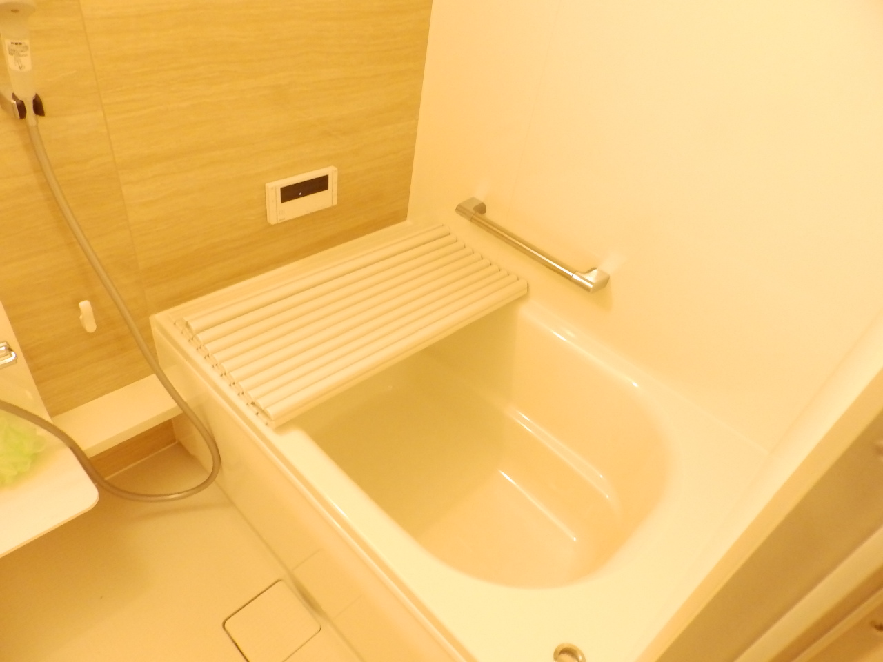 バス・シャワールーム　ゆったりとした浴槽