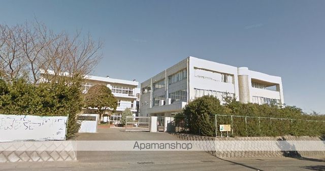 中学校　鹿嶋市立平井中学校（中学校）まで1611m