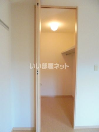 【姫路市飾磨区構のアパートの収納】