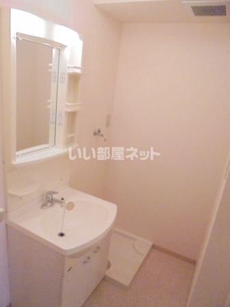 【姫路市飾磨区構のアパートの洗面設備】