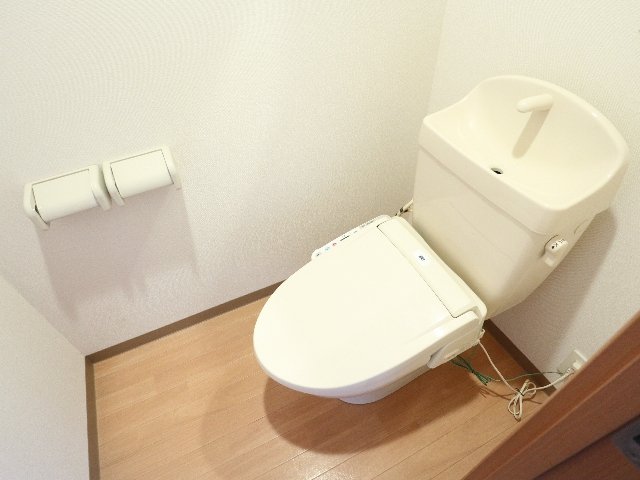 【木津川市梅美台のマンションのトイレ】
