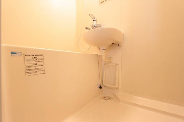 バス・シャワールーム　綺麗なユニットタイプのバスルームです。