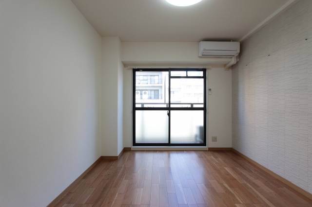 その他部屋・スペース　綺麗で広めの７．５帖のお部屋です。