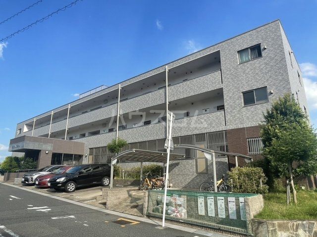 名古屋市緑区元徳重のマンションの建物外観