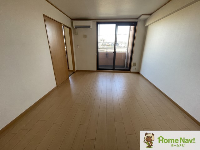 居室・リビング　エアコン付です。